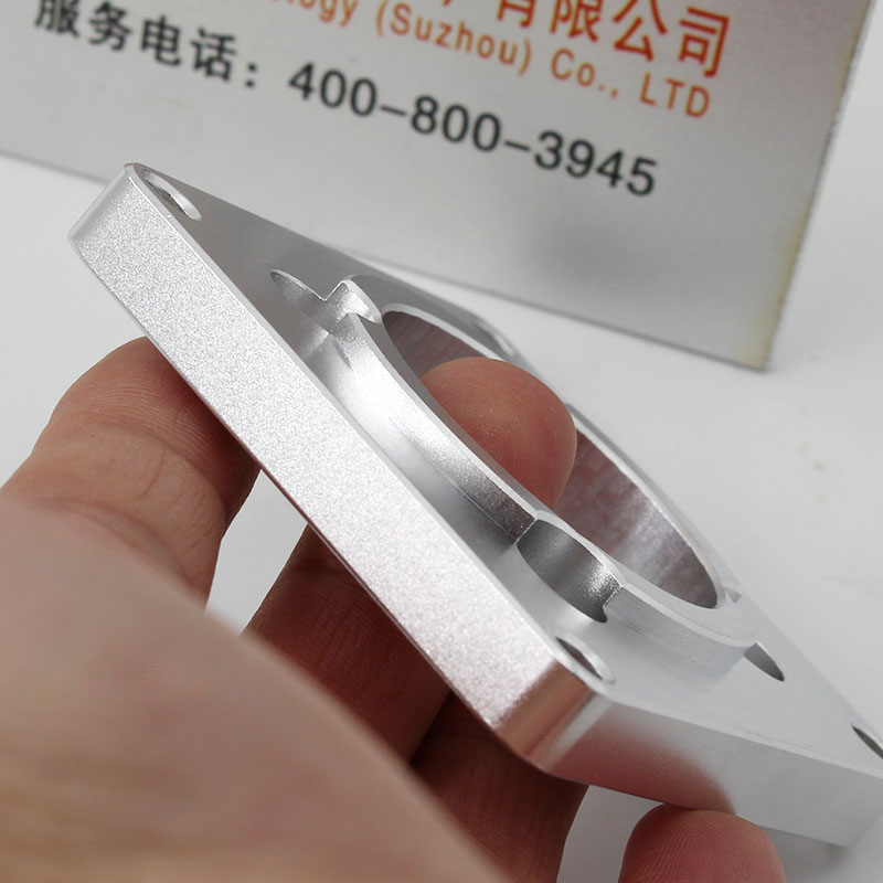 察布查尔铝件去刀纹